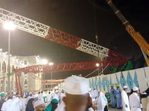 Kabe’de Vinç Devrildi 87 Ölü 184 Yaralı