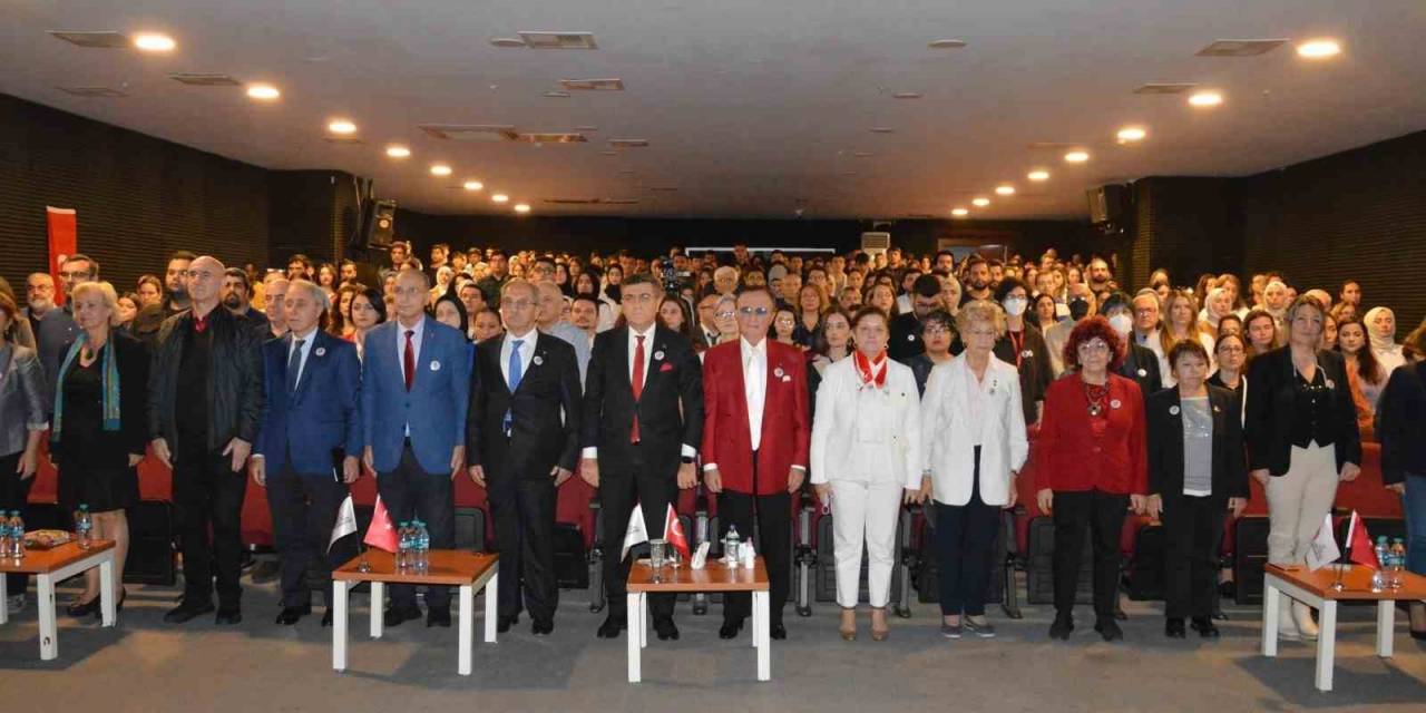 İstanbul Yeni Yüzyıl Üniversitesi Cumhuriyetin 100. Yılını Düzenlenen Törenle Kutladı