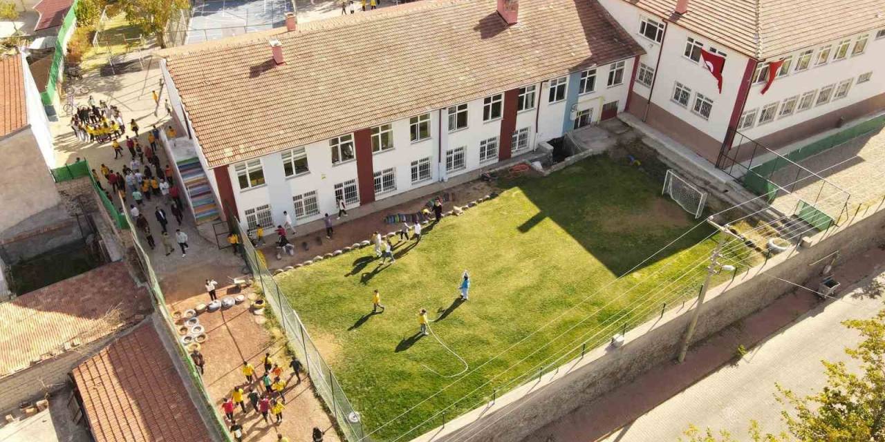 Gönüllüler Okullarda Cumhuriyetin 100. Yılını Kutladı