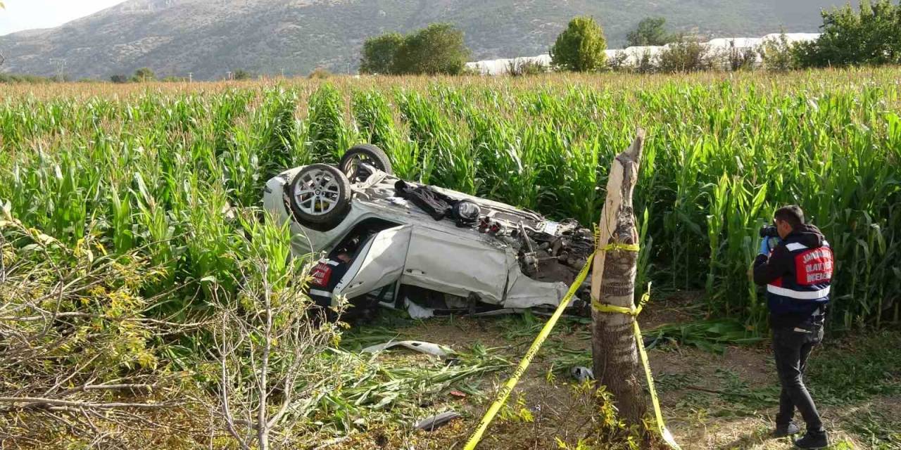 Burdur’da Otomobiliyle Tarlaya Uçan Genç İtfaiye Eri Hayatını Kaybetti