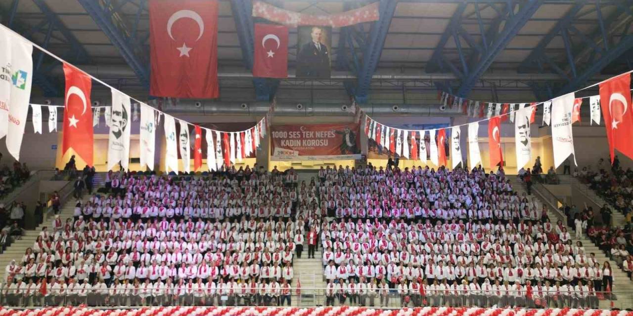 Atatürk’ün Sevdiği Şarkılar Bin Kadın Tarafından Söylendi