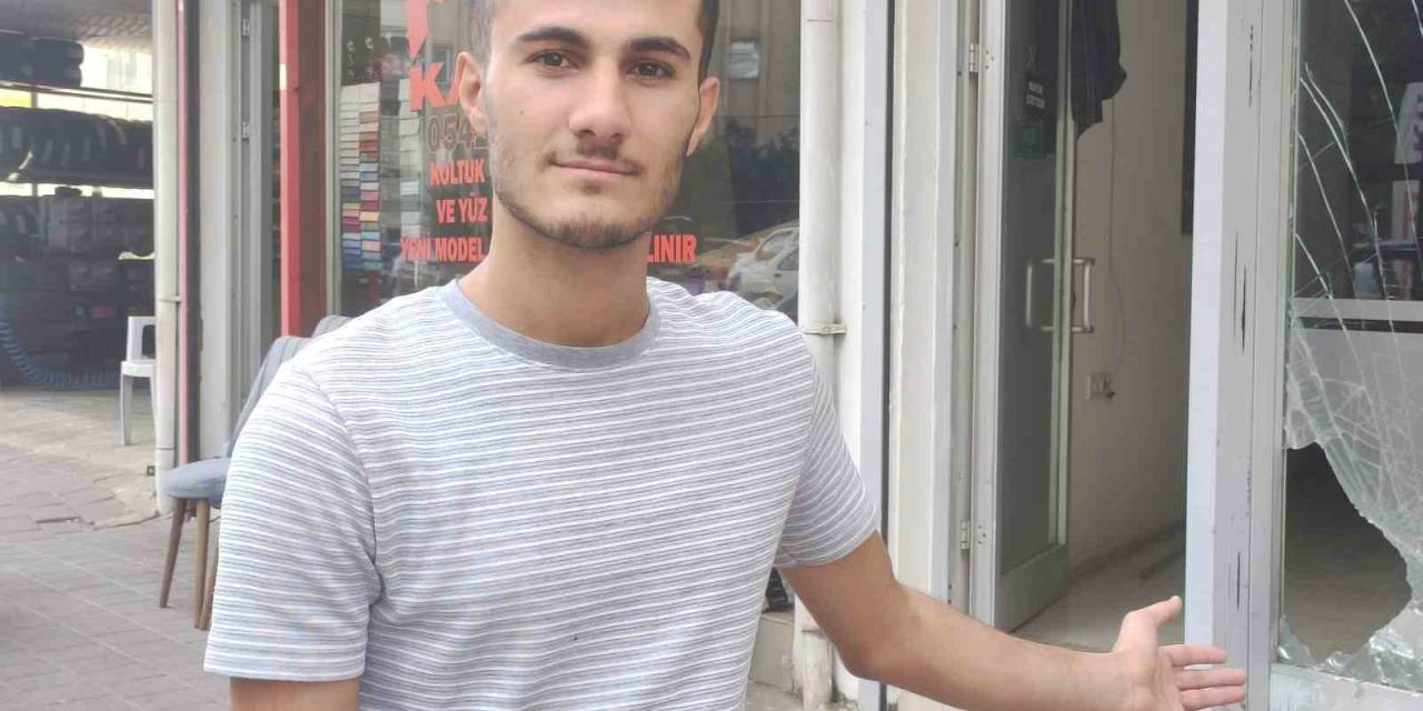 Kanepede Uyuyan Adamı Ölüm Böyle Teğet Geçti