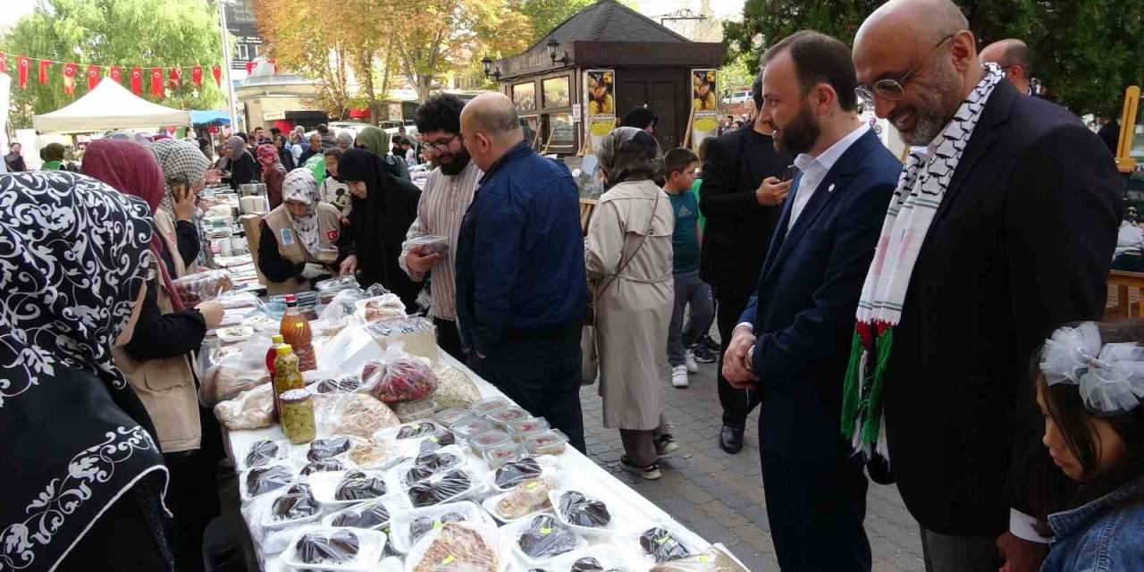 Kütahya’da Filistin İçin Hayır Çarşısı Ve Gazze Fotoğraf Sergisi