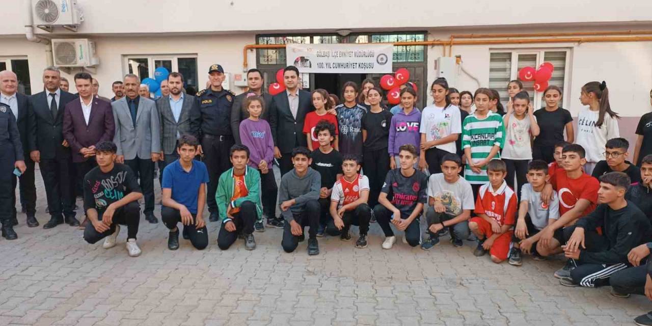 Gölbaşı’nda Öğrenciler Cumhuriyetin 100. Yılı İçin Koştu