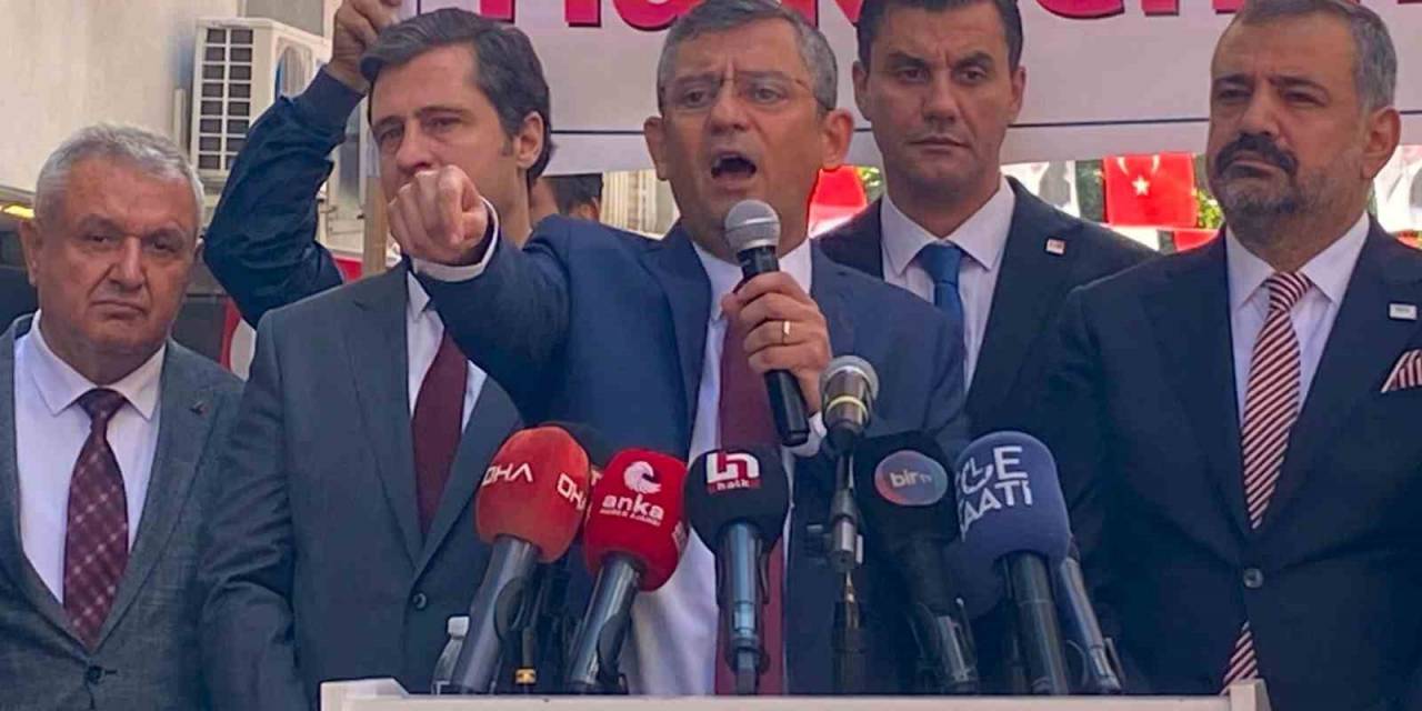 Özgür Özel, İzmir’de Chp’li Delegelerle Bir Araya Geldi