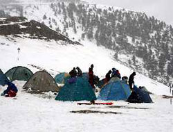 Üniversiteli dağcılar, Zigana'da kampa girdi