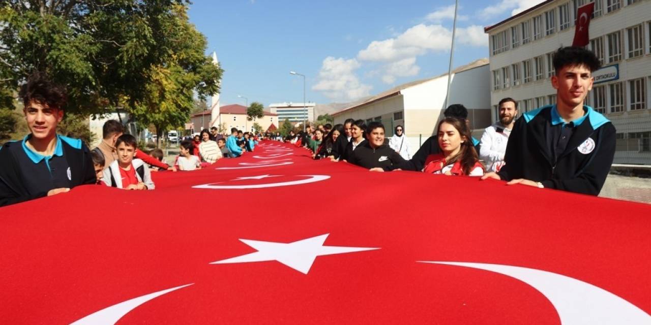 Bitlis’te 29 Ekim Cumhuriyet Bayramı Kutlamaları