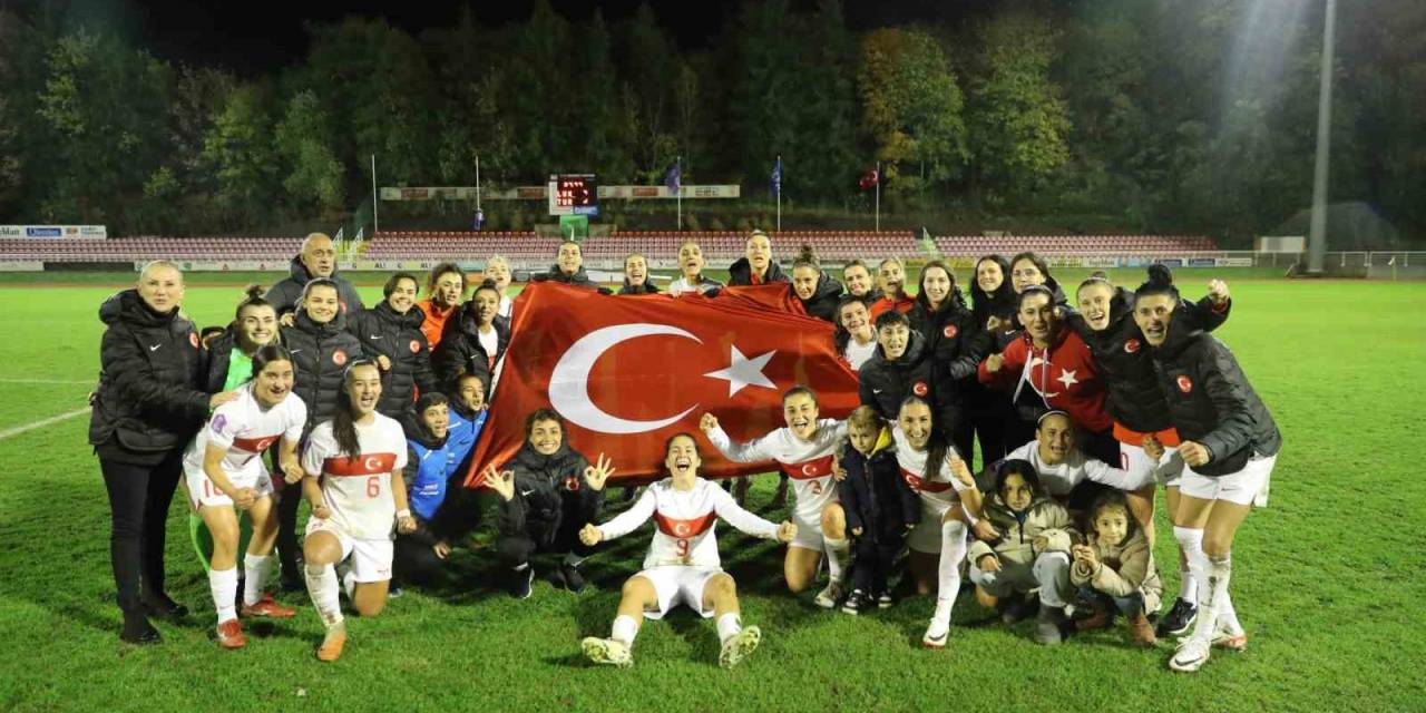 Kadın Milli Futbol Takımından Taraftara Çağrı