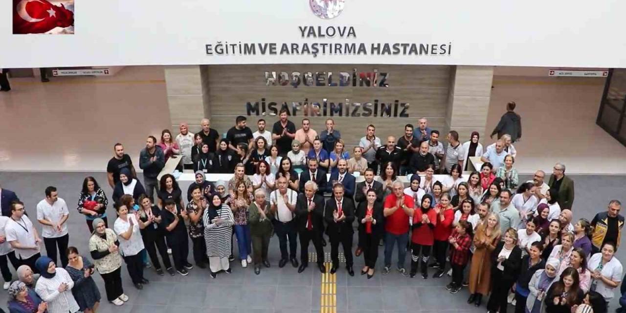 Yalova’da Hastane Personelinden İstiklal Marşı Şiirli 100. Yılı Kutlama Klibi