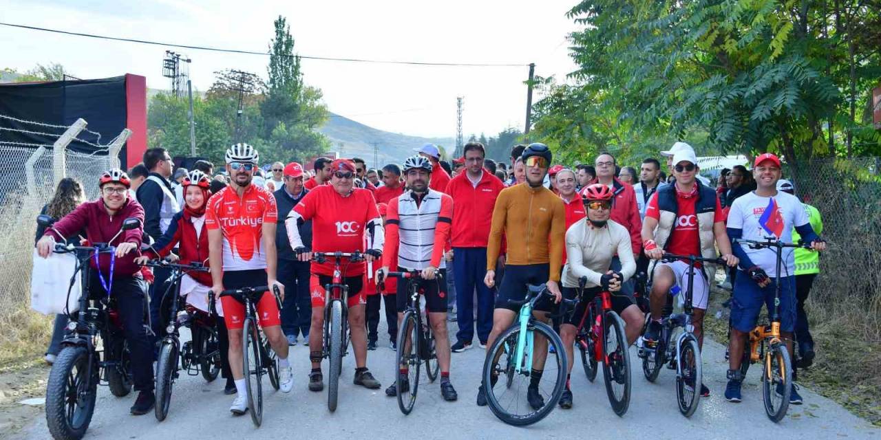 Aselsan’lılardan Cumhuriyet Yürüyüşü