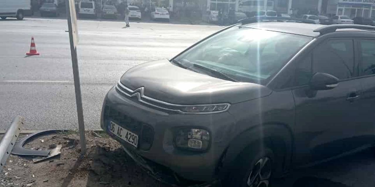Sungurlu’da İki Otomobil Çarpıştı: 4 Yaralı