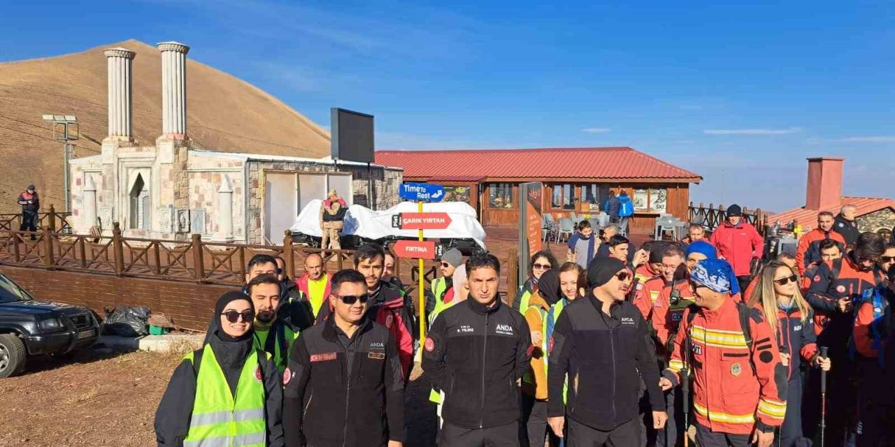 Anda’dan Zirve Yürüyüşü