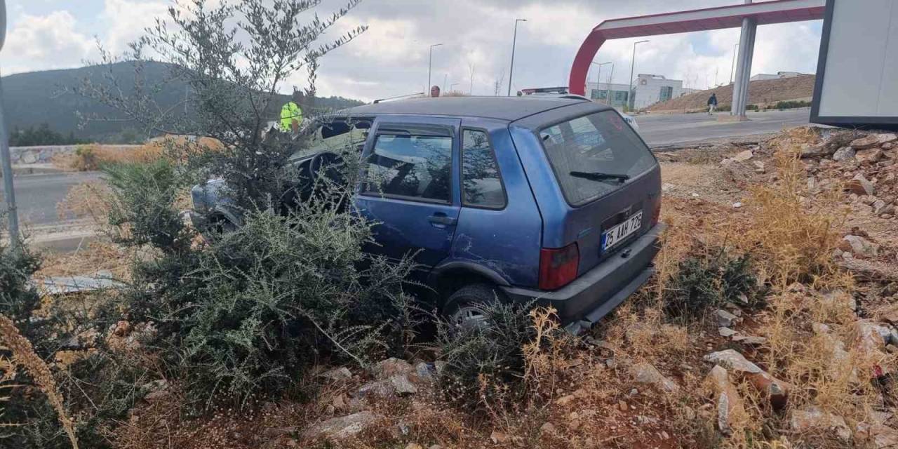 Milas’ta Korkutan Kaza: Otomobil Altında Kalarak Yaralandı