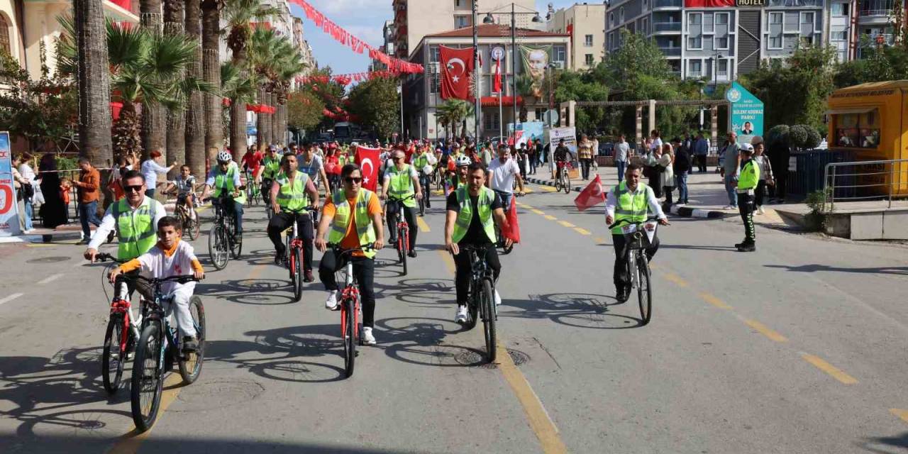 Manisa’da 100. Yılda 100 Bisikletli Bisiklet Turu Yapıldı