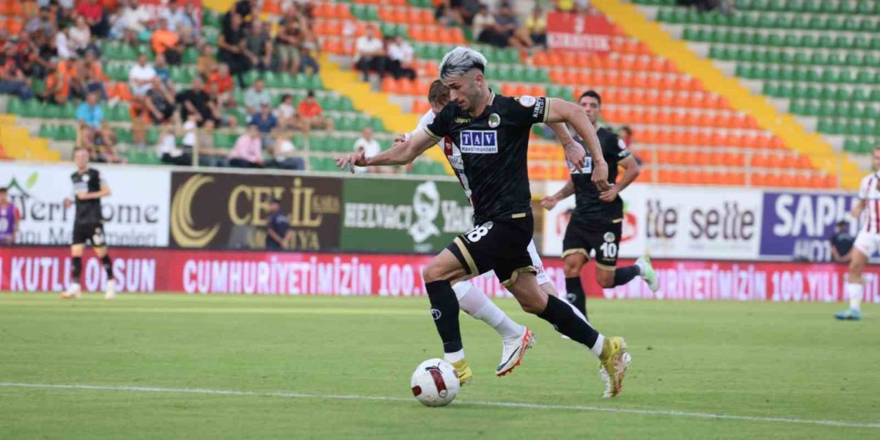 Trendyol Süper Lig: Alanyaspor: 1 - Sivasspor: 2 (Maç Sonucu)