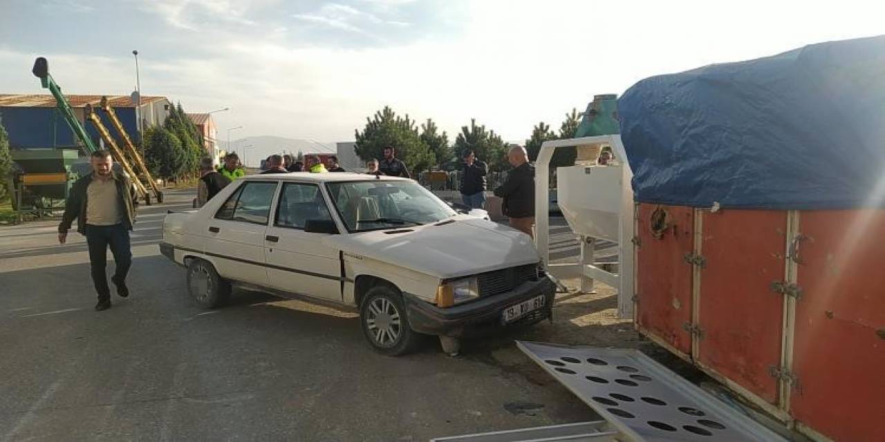 Çorum’da İki Otomobil Çarpıştı: 1 Yaralı