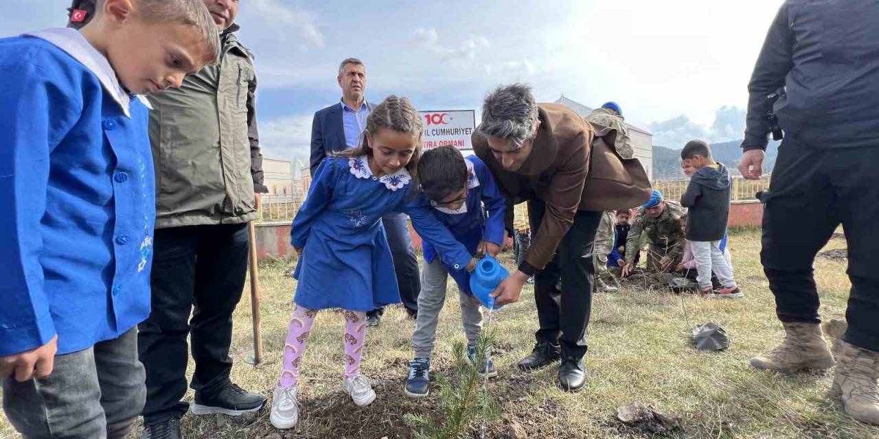 Cumhuriyet’in 100. Yılında Sarıkamış’ta Fidanlar Toprakla Buluştu