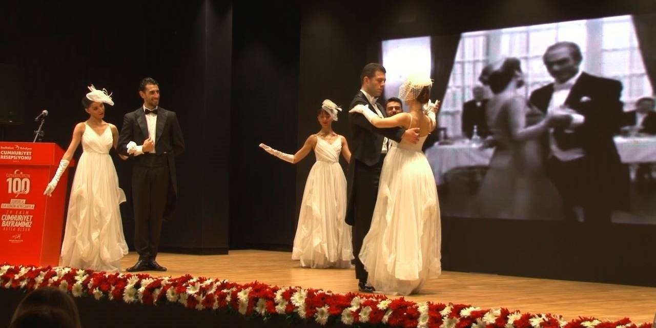 Beylikdüzü’nde Cumhuriyet Resepsiyonu Düzenlendi