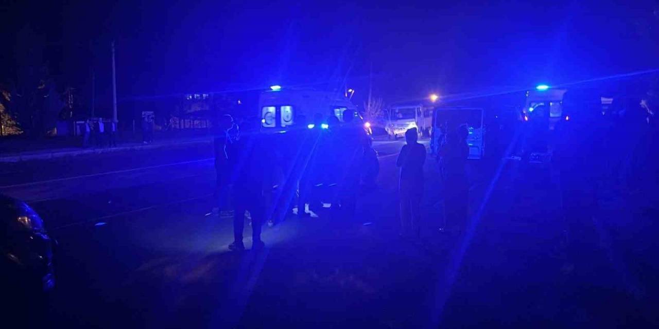 Zonguldak’ta 4 Kişinin Yaralandığı Kazanın Görüntüleri Çıktı