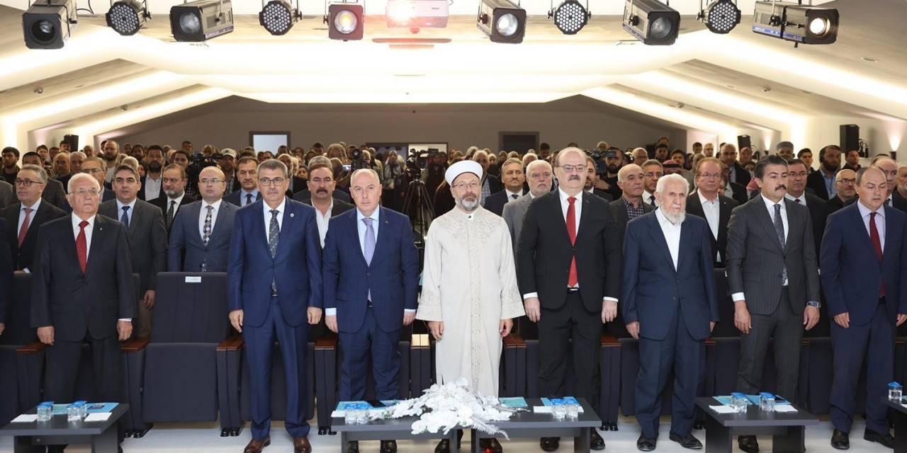 Diyanet İşleri Başkanı Erbaş, Uluslararası Serahsi Sempozyumuna Katıldı