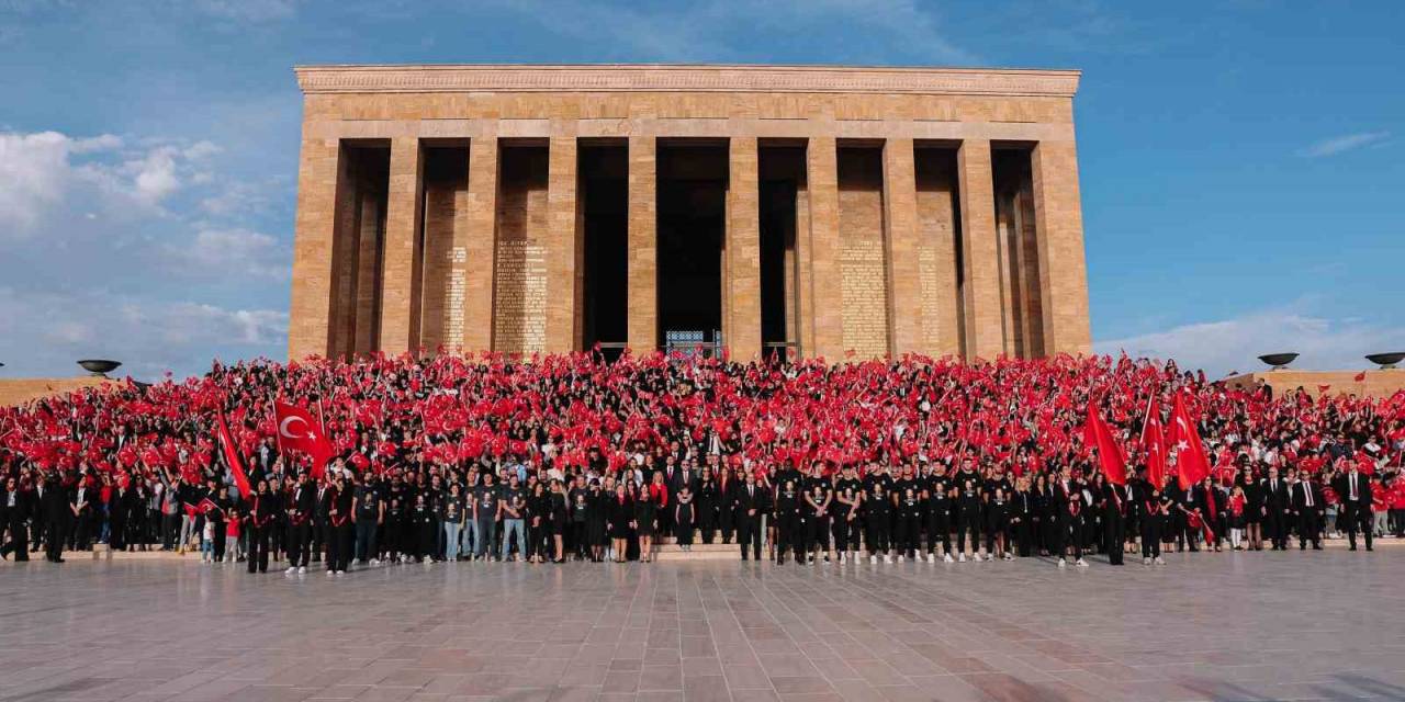 Bahçeşehir Koleji’nden 5 Bin Kişiyle Ata’ya 100’üncü Yıl Ziyareti