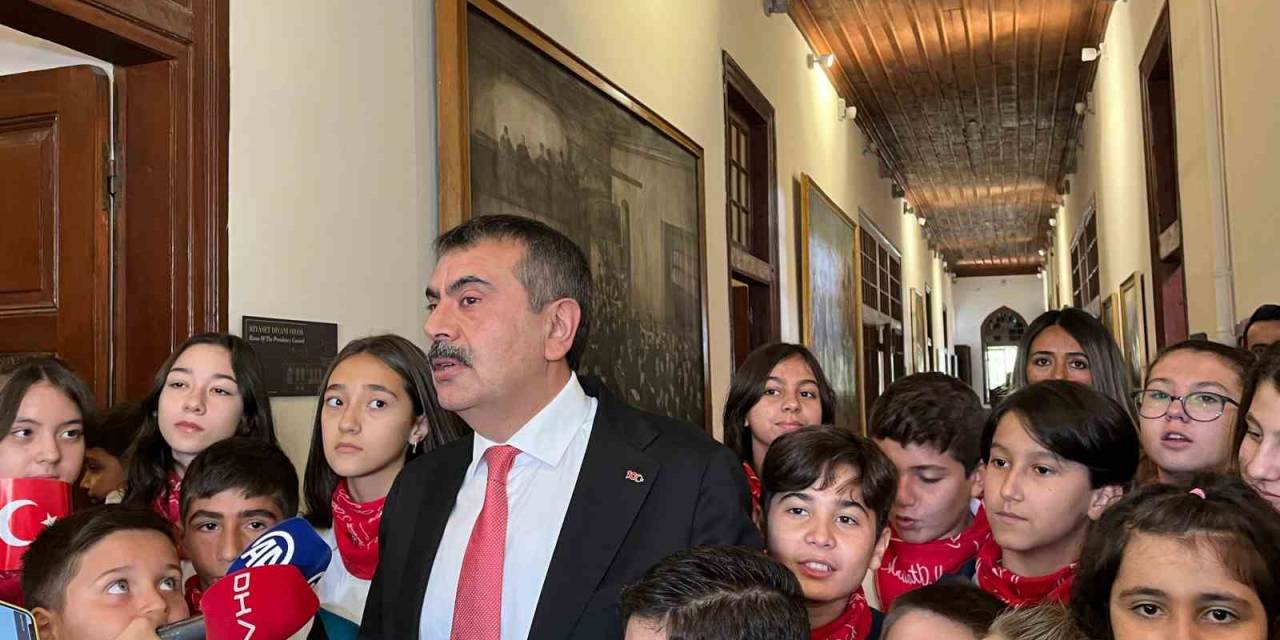 Bakan Tekin: “Cumhuriyet Sadece Bir Hükümet Sistemi Değişikliği Değil, Emperyal Güçlerin Hepsinin Yenildiği Gün”