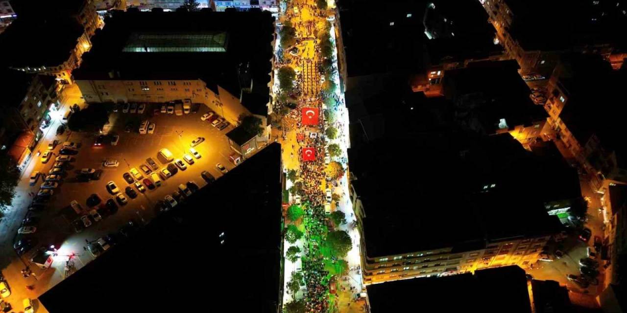 İnegöl’de 100. Yıl Coşkusu Caddelere Sığmadı