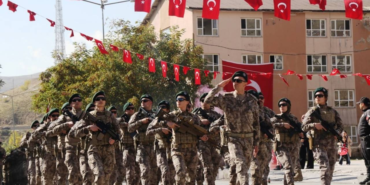 Bitlis’te Cumhuriyet’in 100 Yılı Coşkuyla Kutlandı