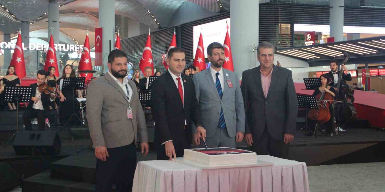 Cumhuriyet Bayramı İstanbul Havalimanı’nda Renkli Gösterilerle Kutlandı