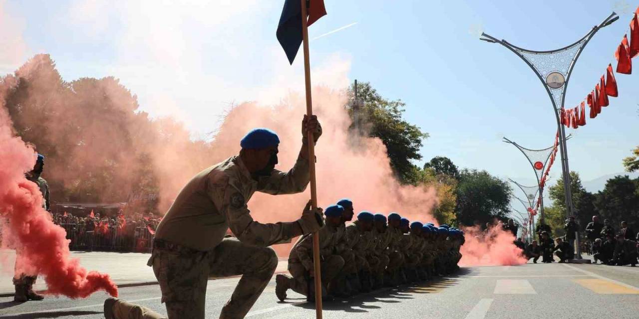 Erzincan’da Cumhuriyet’in 100. Yılı Coşkuyla Kutlandı