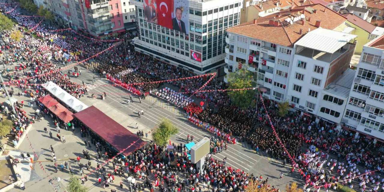 Uşak’ta 29 Ekim Coşkuyla Kutlandı