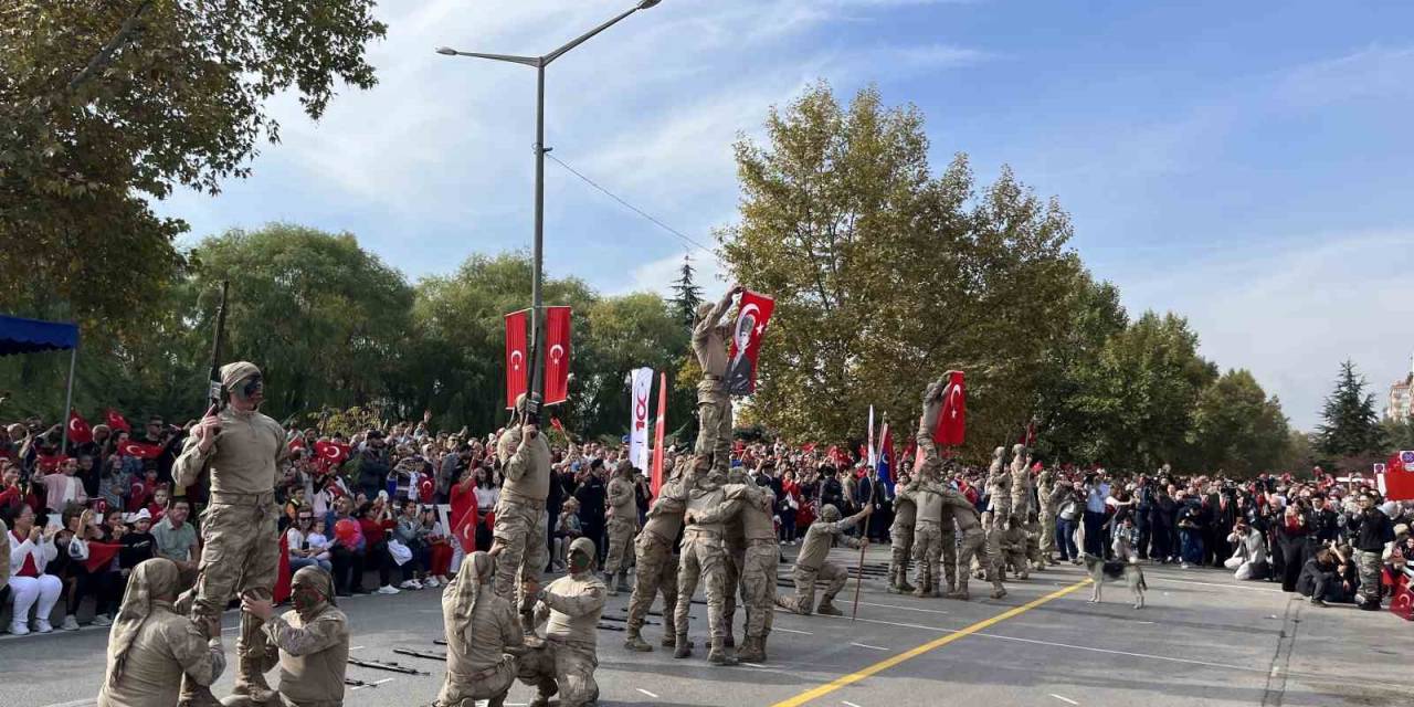 Eskişehir’de Cumhuriyetin 100’üncü Yılı Coşkuyla Kutlandı