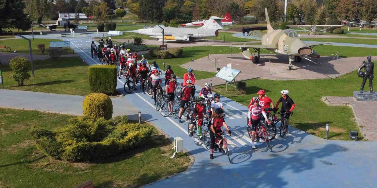 Cumhuriyet’in 100’üncü Yılı İçin 100 Kilometre Pedal Çevirdiler