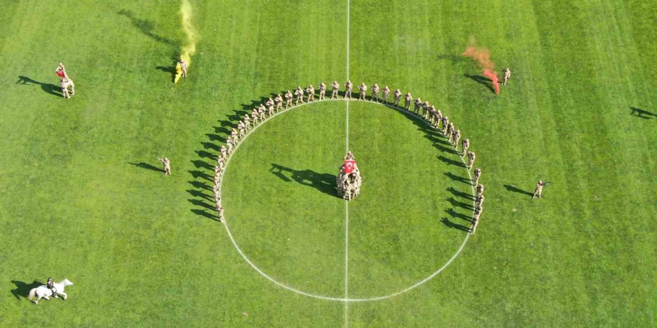 Cumhuriyet’in 100. Yılı Kutlamalarına Komandolar Damga Vurdu