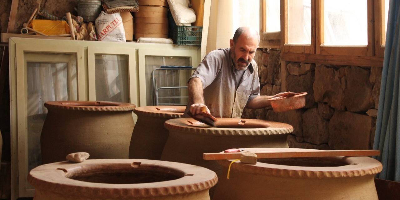 Çamura Elleriyle Şekil Veren Kentin Son Tandır Ustası Meslekte 45 Yılı Geride Bıraktı