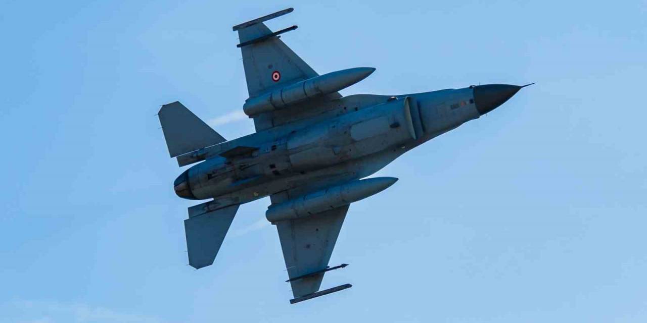 Antalya’da F-16’lar Cumhuriyet’in 100’üncü Yılı İçin Semadaydı