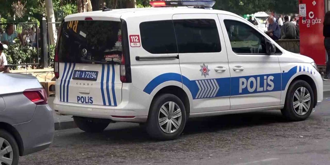 Zincir Restoranda “Yemeğinizde Bebek Kanı Var” Diyerek 1 Kişiyi Bıçakladı