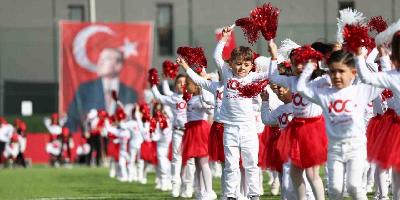 Aliağa, Cumhuriyet 100. Yılında Atatürk Stadına Koştu