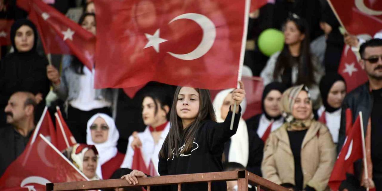 Gümüşhane’de Cumhuriyetin 100. Yılı Büyük Bir Coşkuyla Kutlandı