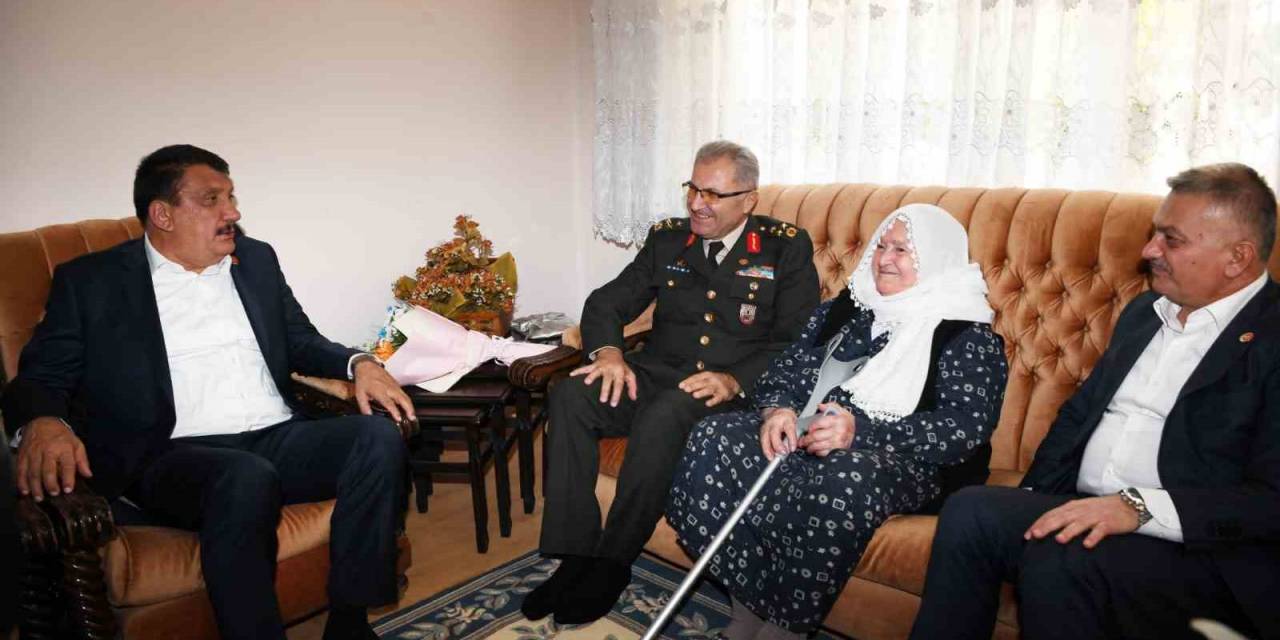 Gürkan Asırlık Çınarlarla Bir Araya Geldi