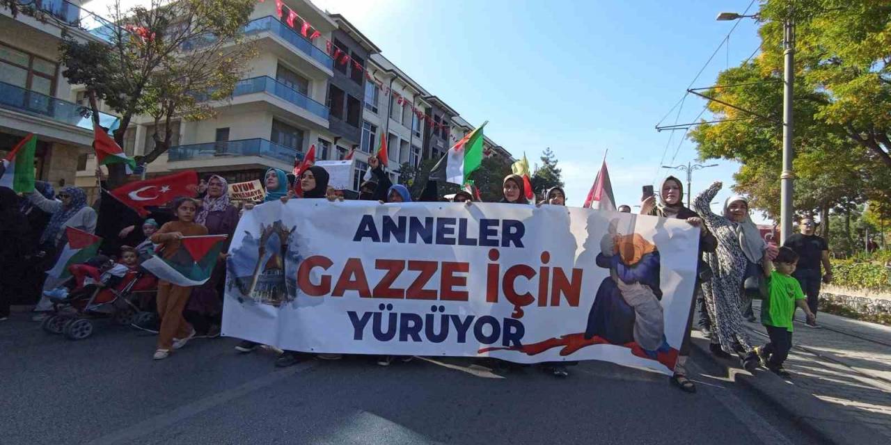 Konya’da Anneler, Gazze’de Öldürülen Çocuklar İçin Yürüdü