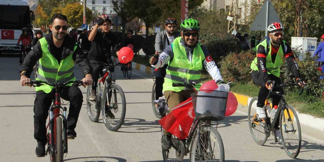 Cumhuriyet’in 100. Yılı Anısına Bisiklet Turu Düzenlendi