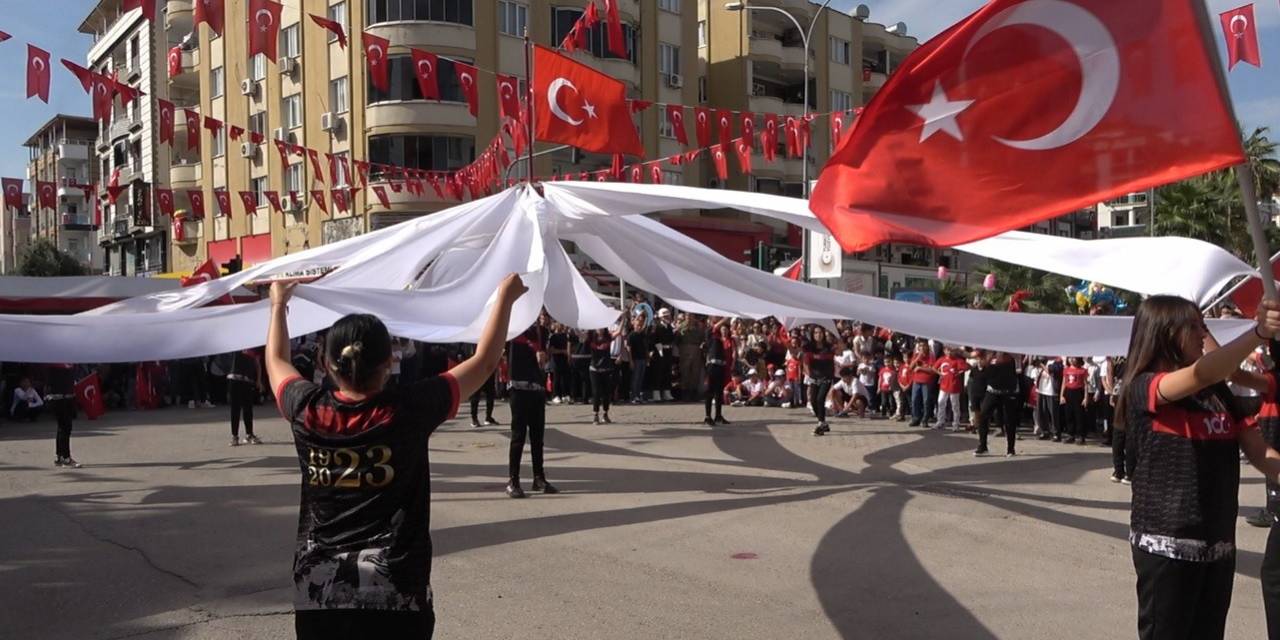 Osmaniye’de Cumhuriyet’in 100. Yılı Coşkuyla Kutlandı