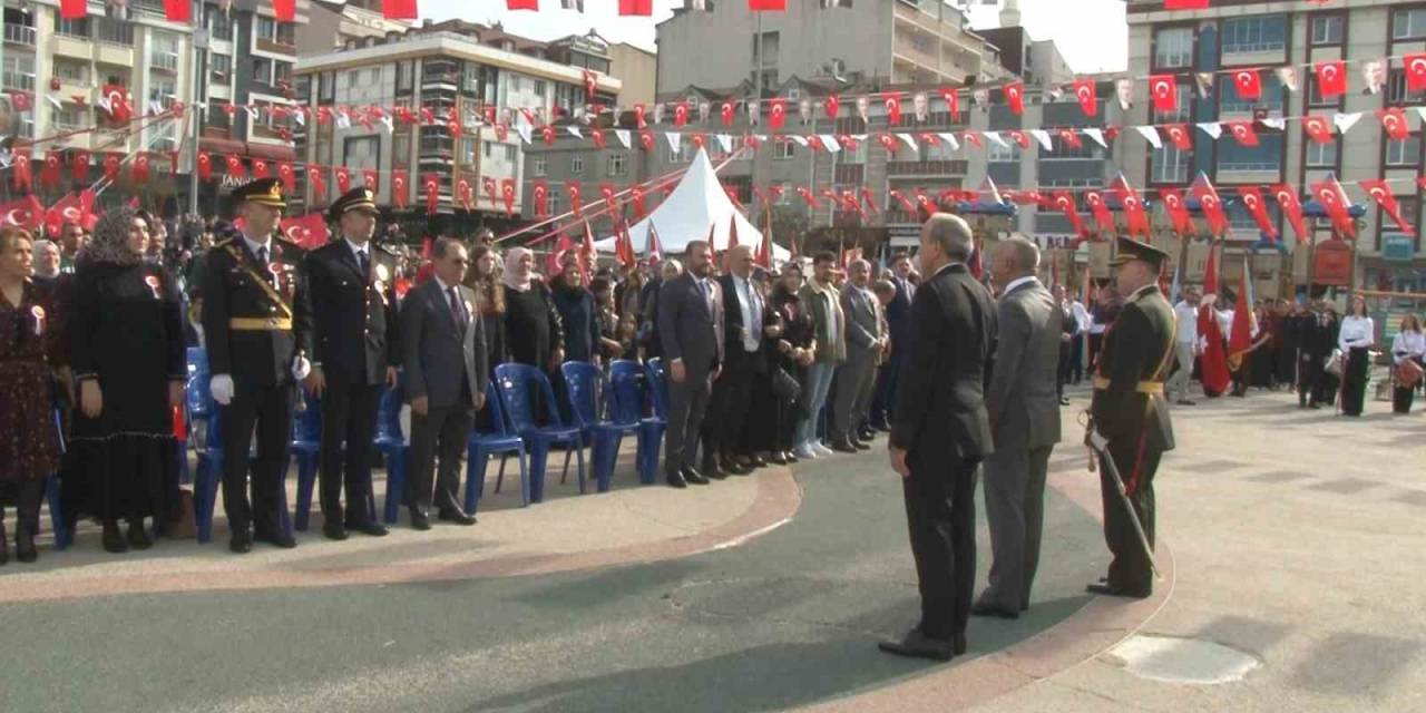 Arnavutköy’de Cumhuriyet’in 100. Yılı Coşkuyla Kutlanıyor