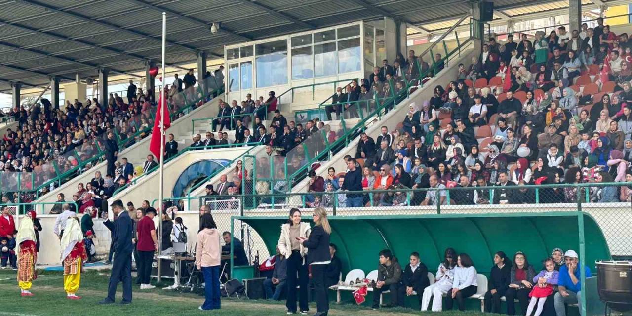 Kızılcahamam’da Cumhuriyetin 100. Yılı Coşkuyla Kutlandı