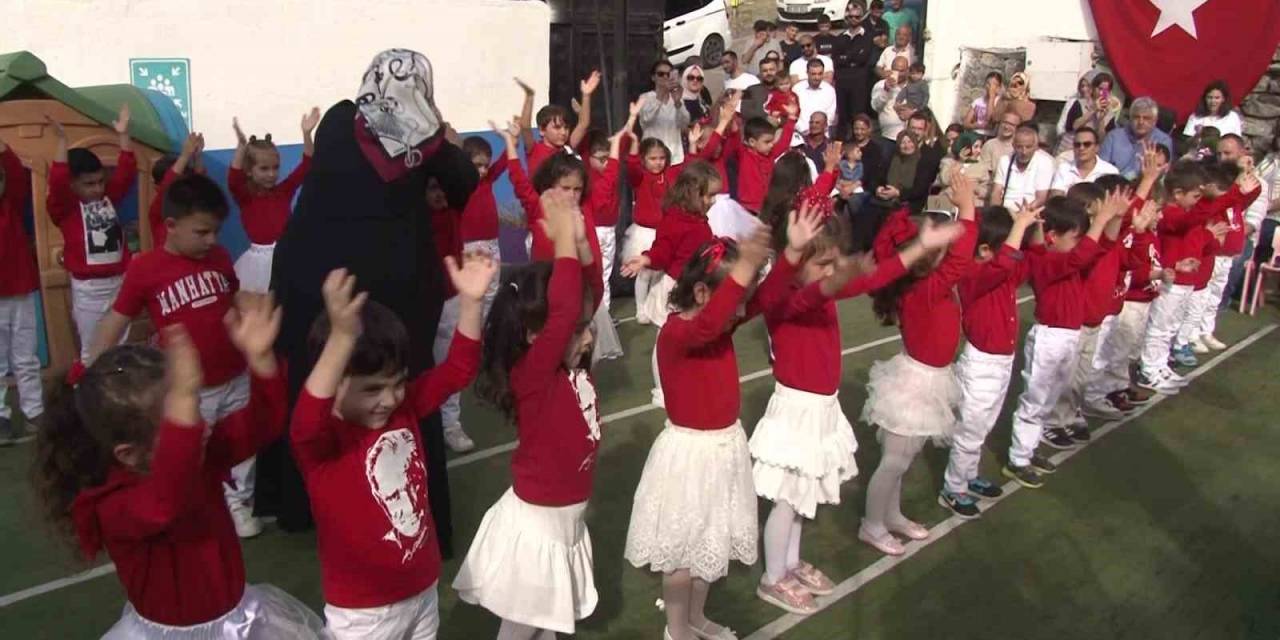 Üsküdar’da Anaokulu Öğrencileri Cumhuriyetin 100’üncü Yılını Coşkuyla Kutladı