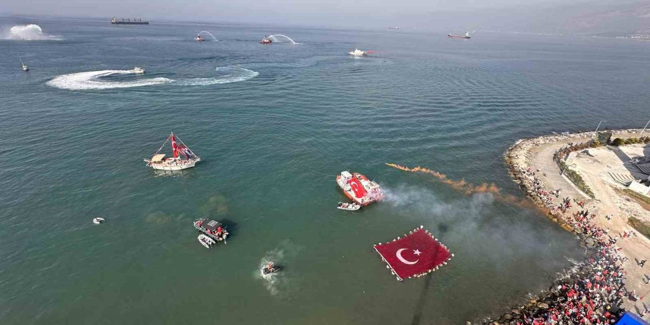 Hatay’da Cumhuriyet’in 100. Yılında Denizde 123 Metre Türk Bayrağı Açıldı