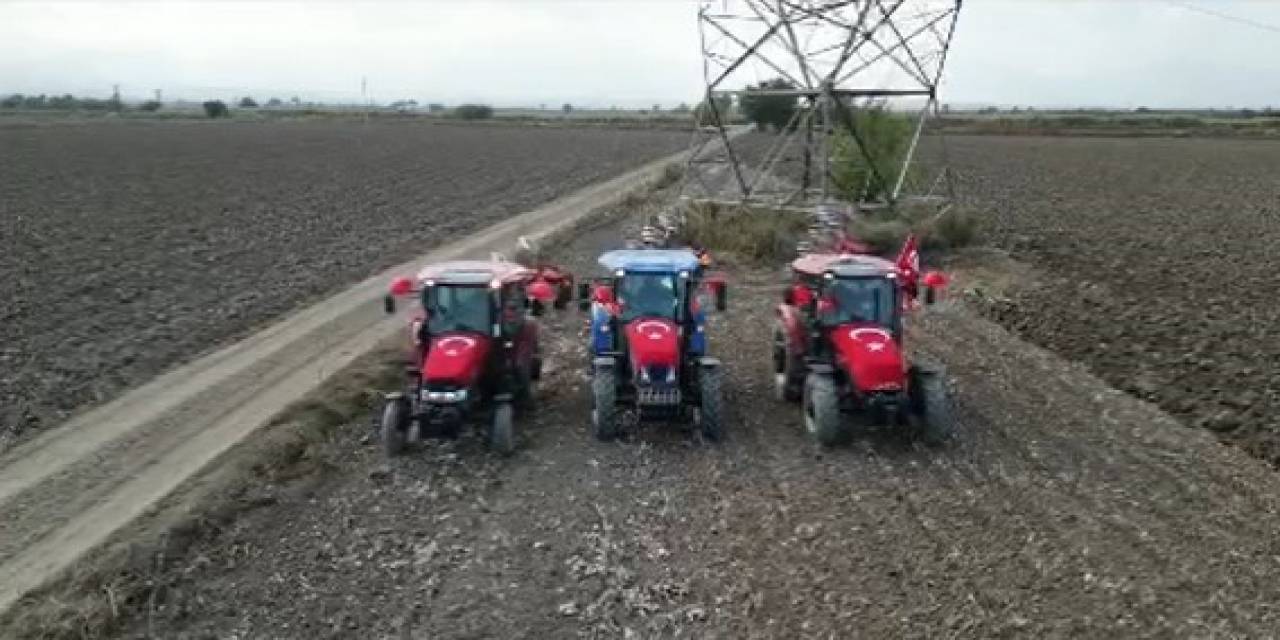 Manisalı Çiftçiden Traktörle 100. Yıl Kutlaması