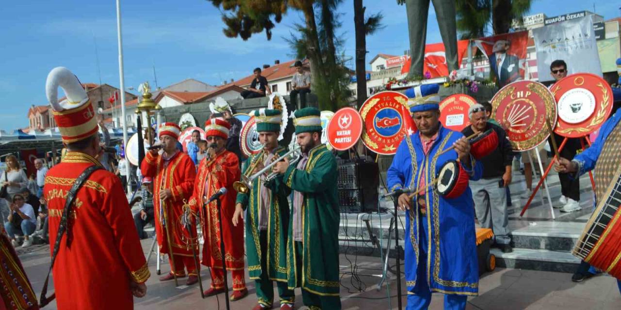 Körfez Yörükleri Cumhuriyetin 100. Yıldönümünü Mehteran Ve Pilav-keşkek Hayrıyla Kutladı