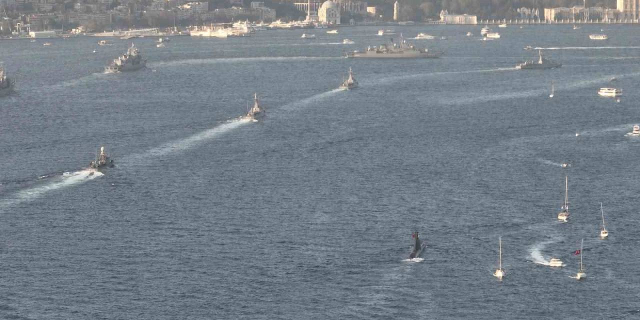Türk Donanmasının İstanbul Boğazı’ndan Geçişi Havadan Görüntülendi
